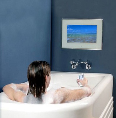 Телевизоры AquaVision поражают не только яркой и сочной картинкой, но и самой возможностью работать в ванной комнате